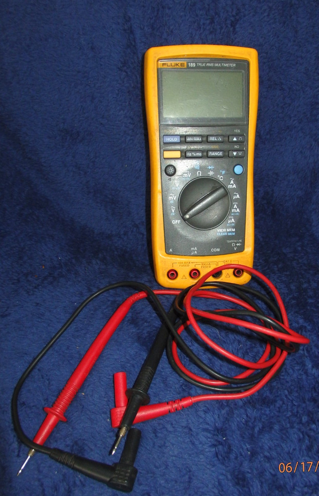 FLUKE 189 --TRUE RMS --INDUSTRIAL MULTIMETER WITH DATA LOGGER!