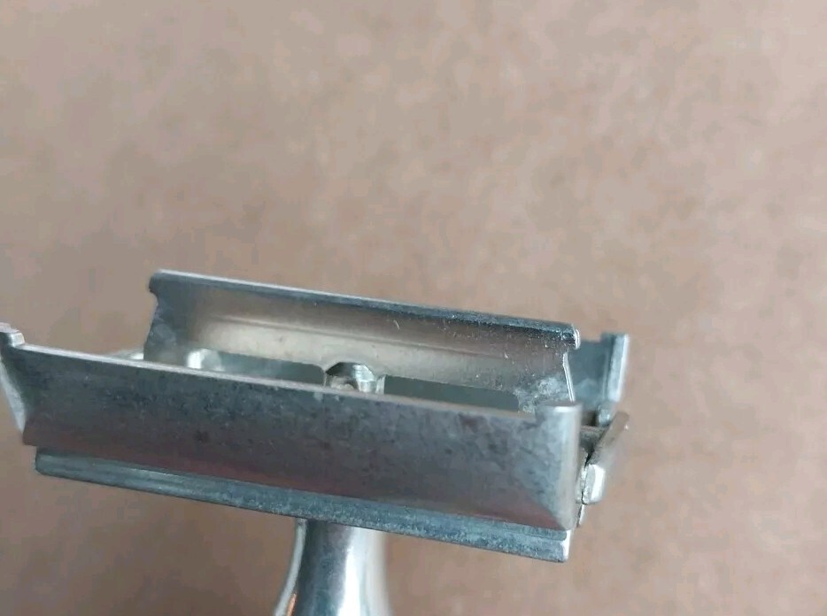 Vintage 1950 Gillette Super Speed Safety Razor Notched Post No Date Code