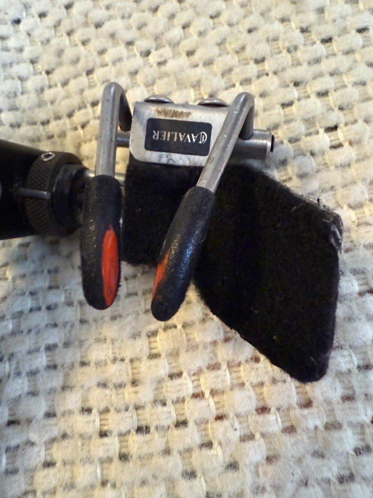 Cavalier Dual Prong Flipper Rest