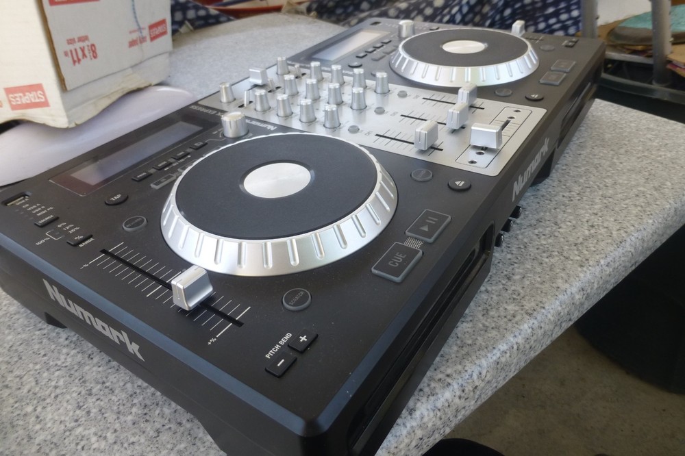 Numark Mixdeck Express Double Deck DJ Controller, USB, CD, MP3, Filter