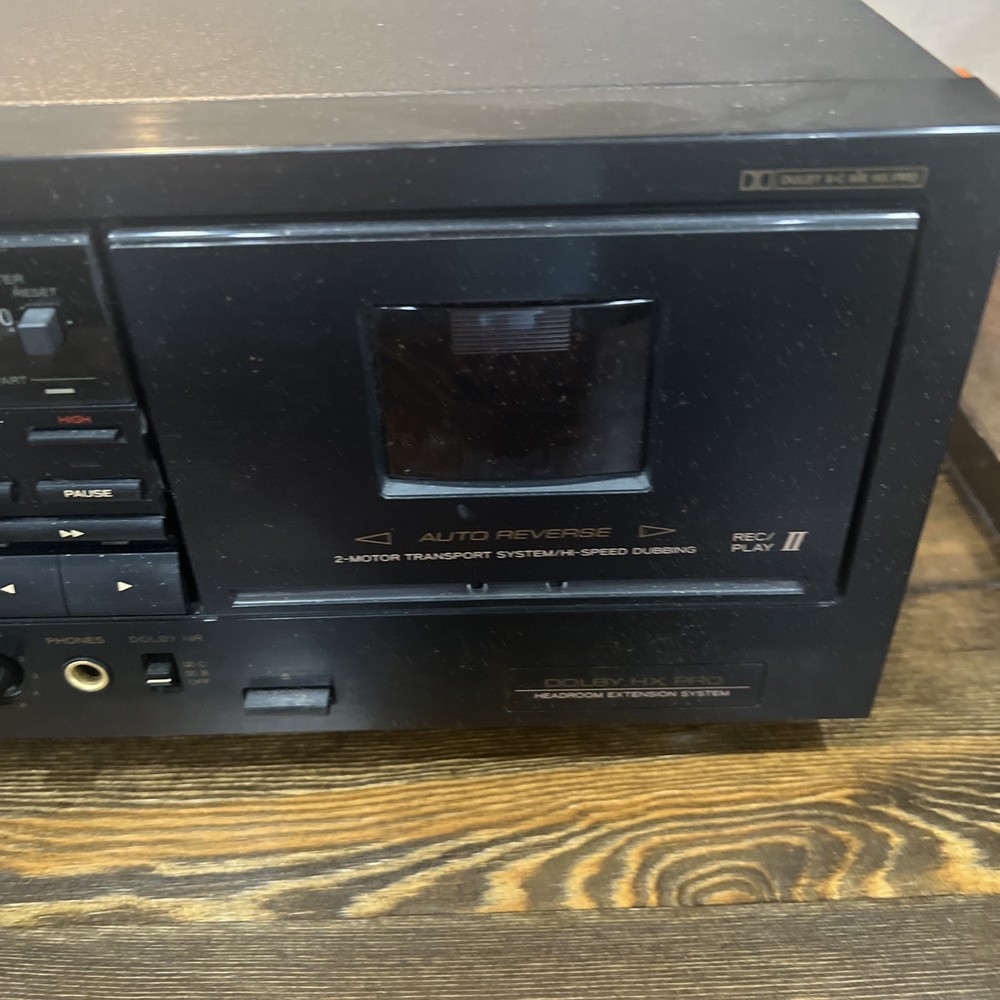 TEAC W-520R Dual Auto Reverse Cassette Deck (Powers On)