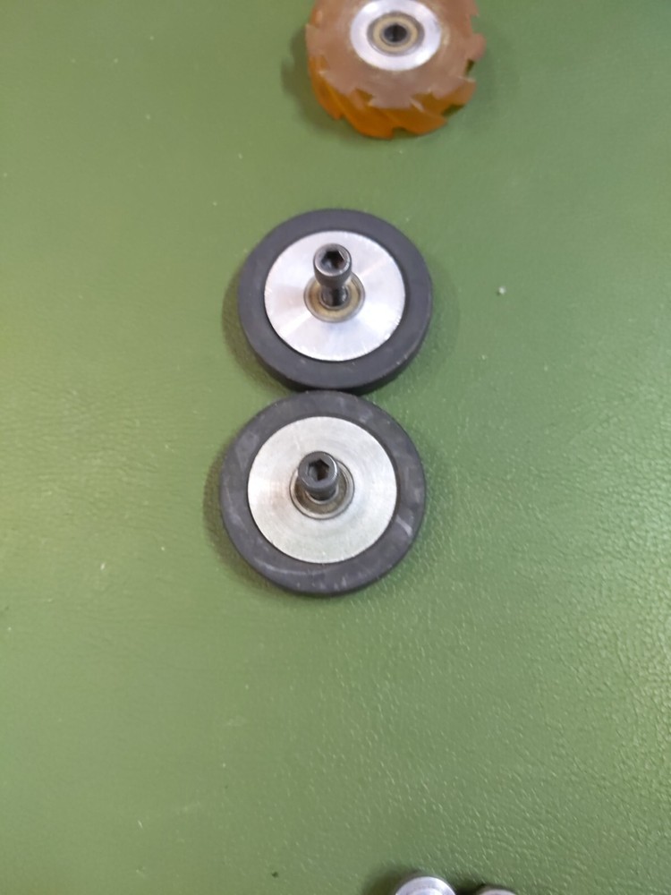 Dynabrade 11486 Dynabelter Belt Sander & Accessories *TESTED/WORKING*