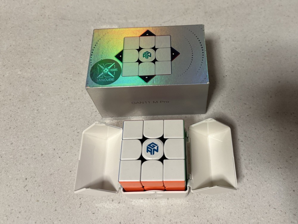 GAN 11 M Pro