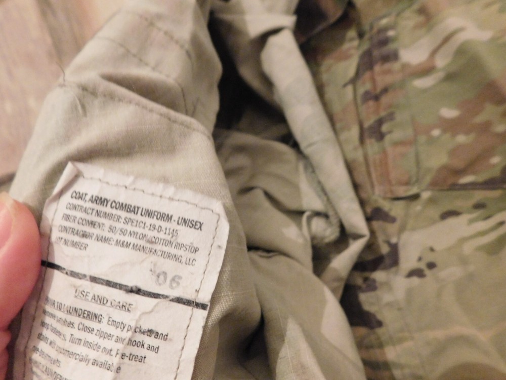 US ARMY OCP COAT SZ MEDIUM - SHORT