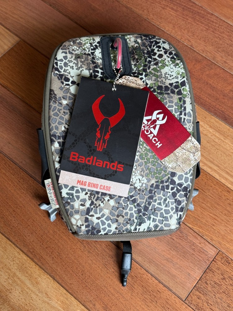 Badlands Mag Bino Case Approach Camo, NWT