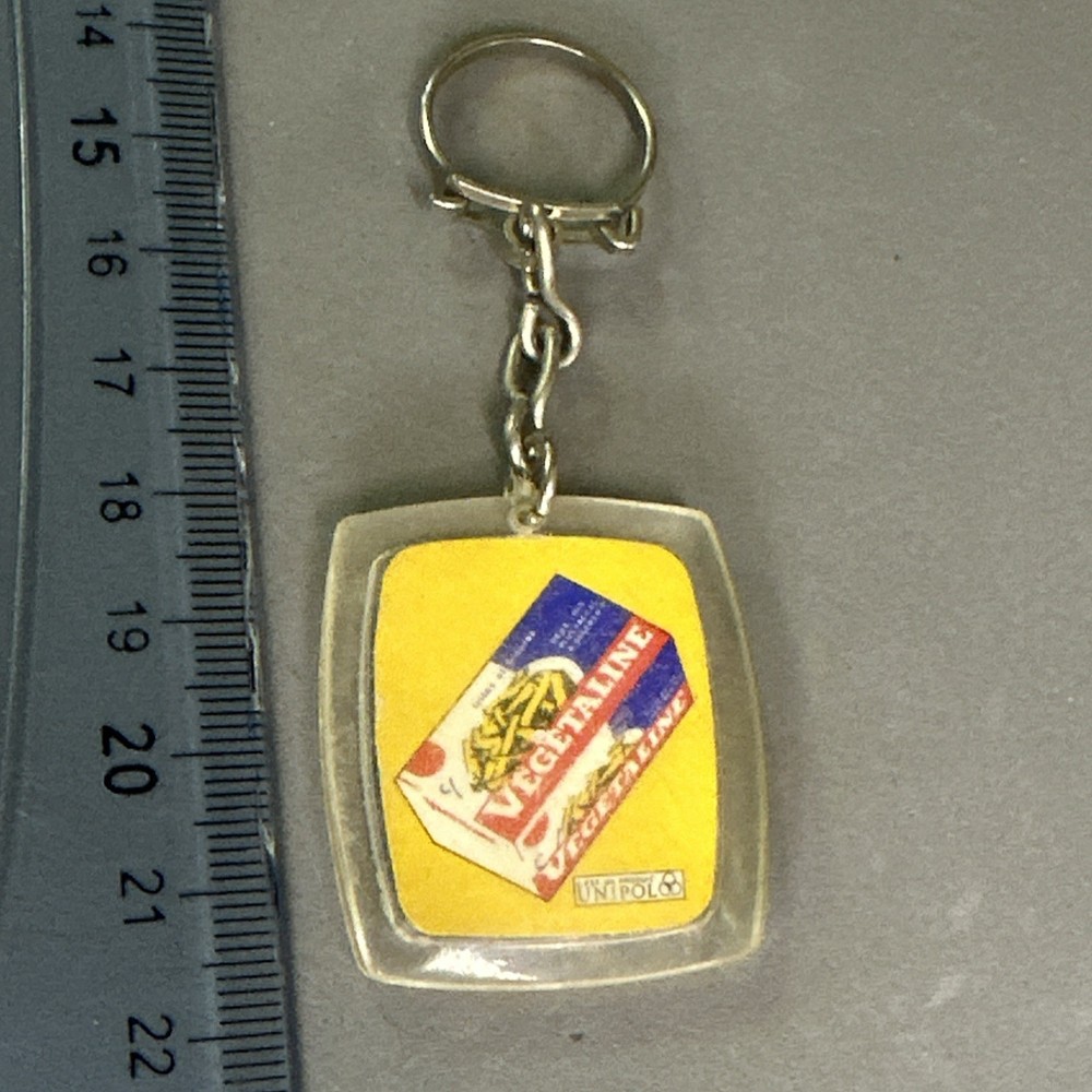 VEGETALINE VINTAGE KEYCHAIN