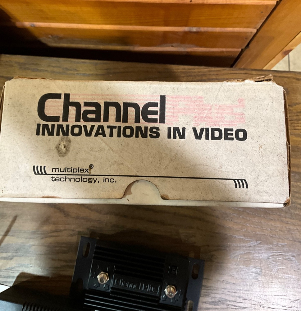 Channel Plus DA-500 Distribution Amplifier with Charger & Box