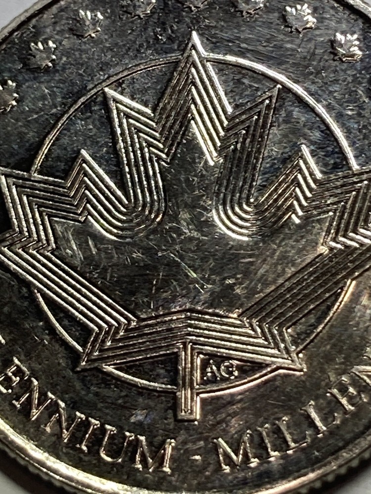 MILLENIUM MAPLE LEAF TOKEN 1999 UNIQUE (#bk1)