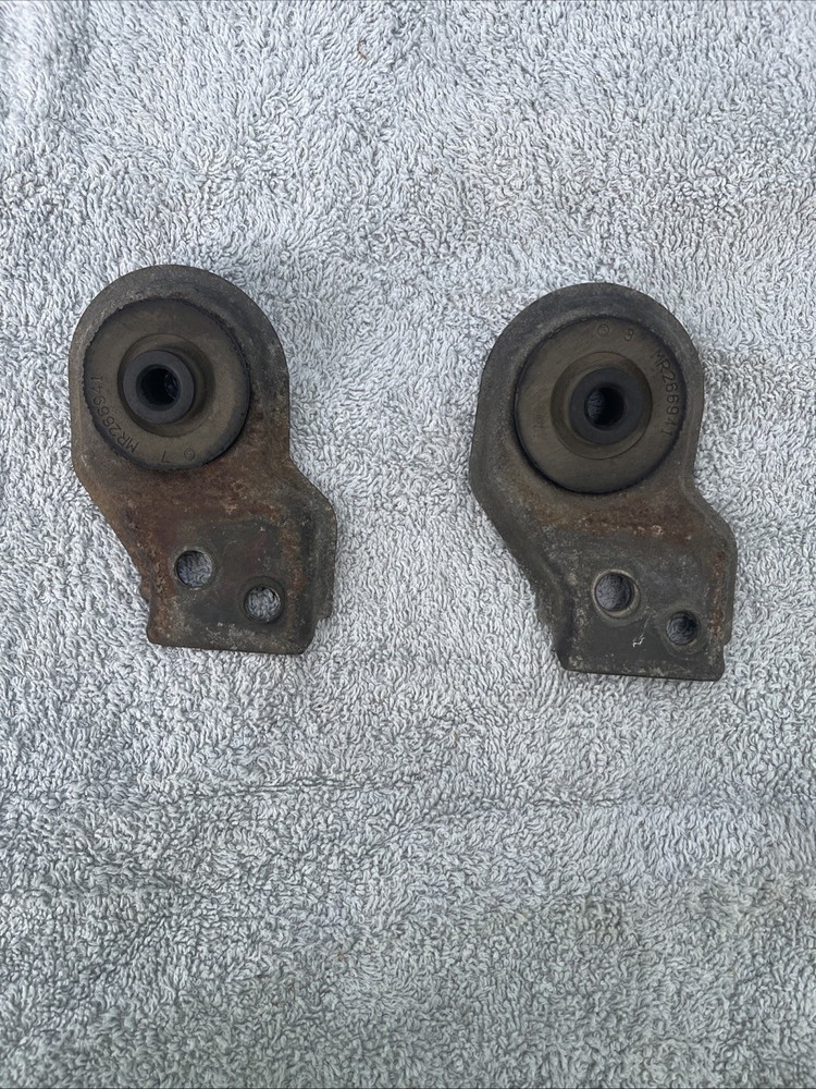 2000 Mitsubishi Mirage Radiator Mounts Brackets