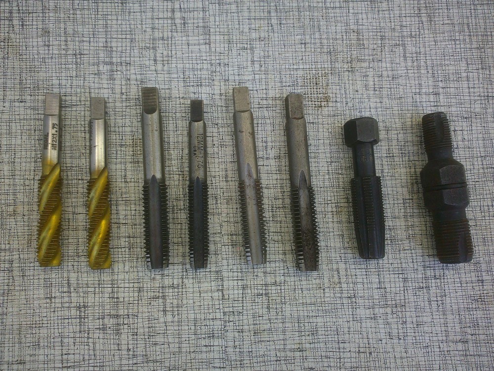 Assorted Metric Spark Plug Taps with Reamer and Thread Chaser