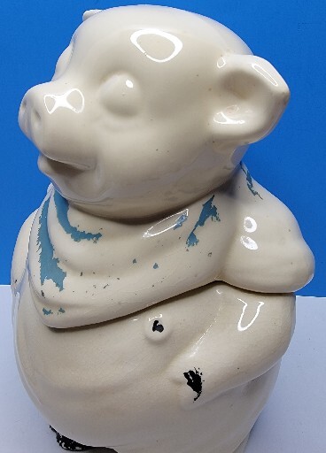 Vintage Shawnee Muggsy Smiling Pig cookie jar.