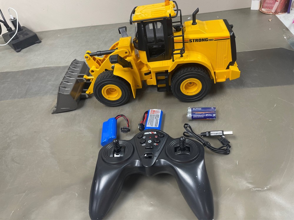Huina RC Hydraulic Loader 1/16
