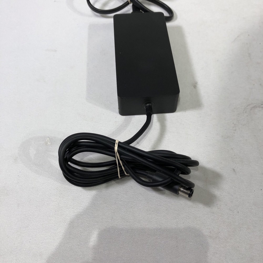 Microsoft Surface Dock Station Docking 1661 W/Box + AC Cable