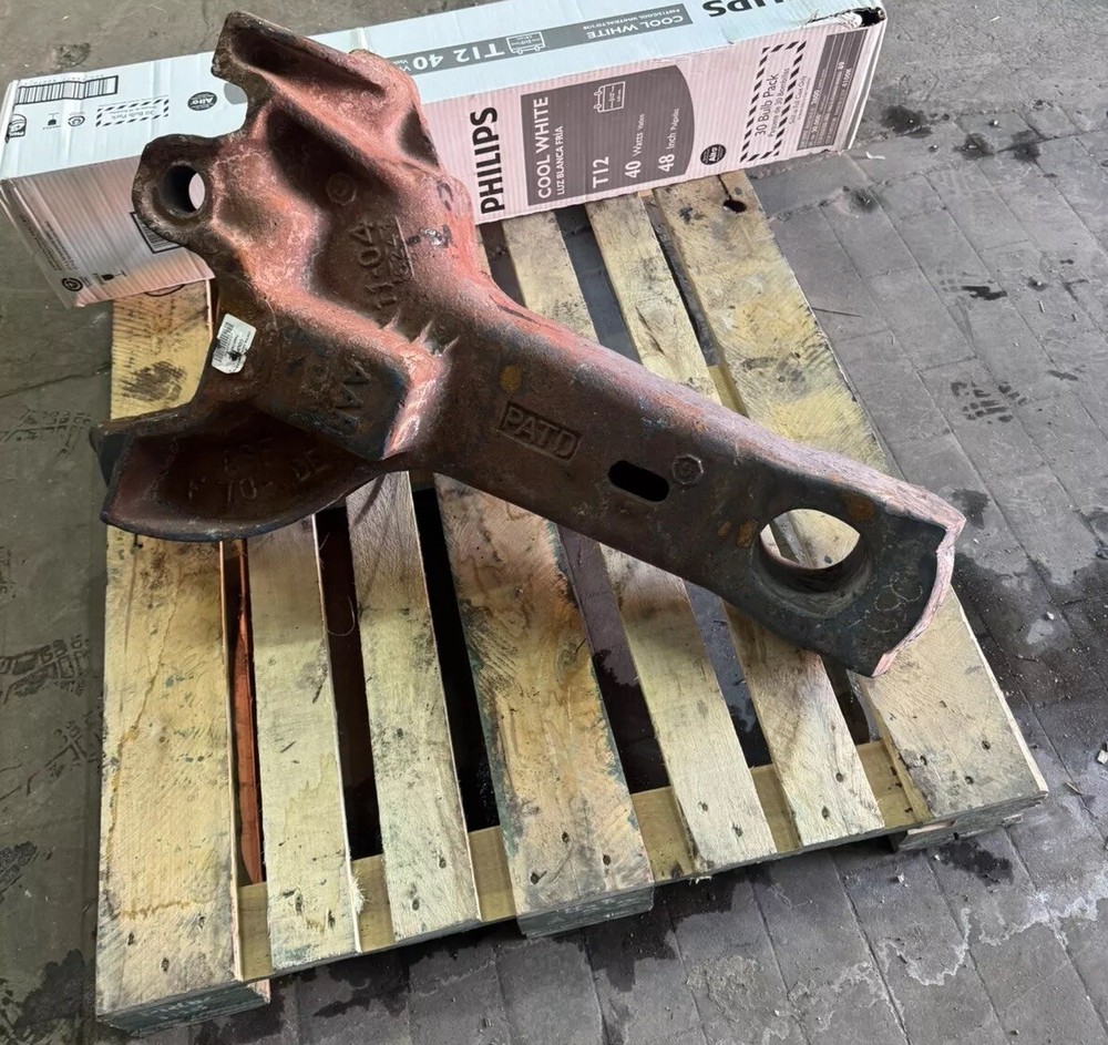 TRAIN COUPLER