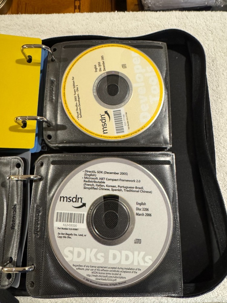 Lot of MSDN Subscriptions/Index & Webcasts/Subscriptions Library (71 Disc Total)