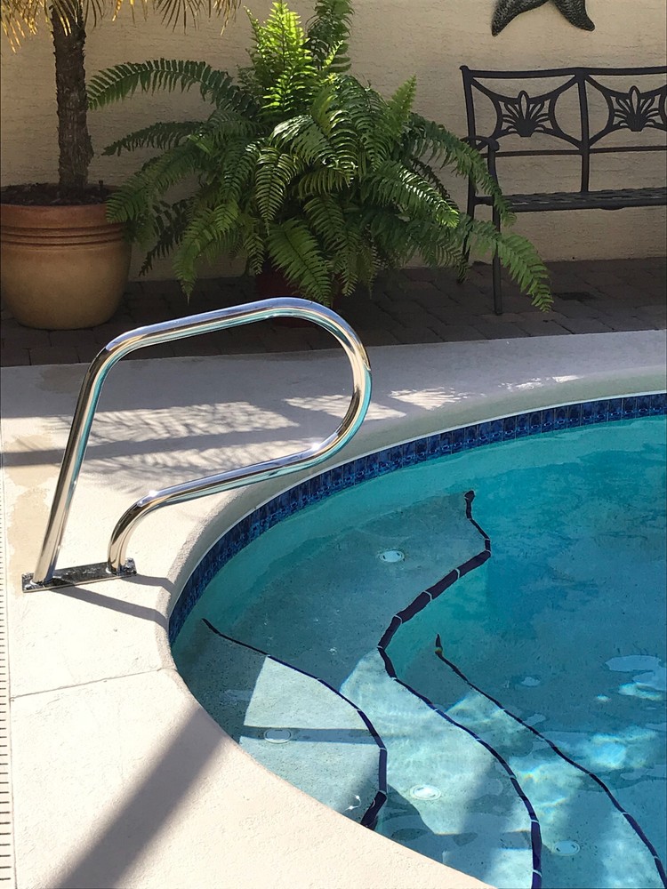 Small handrail for swimming pools / spa customer return/ scratched /dented SR02