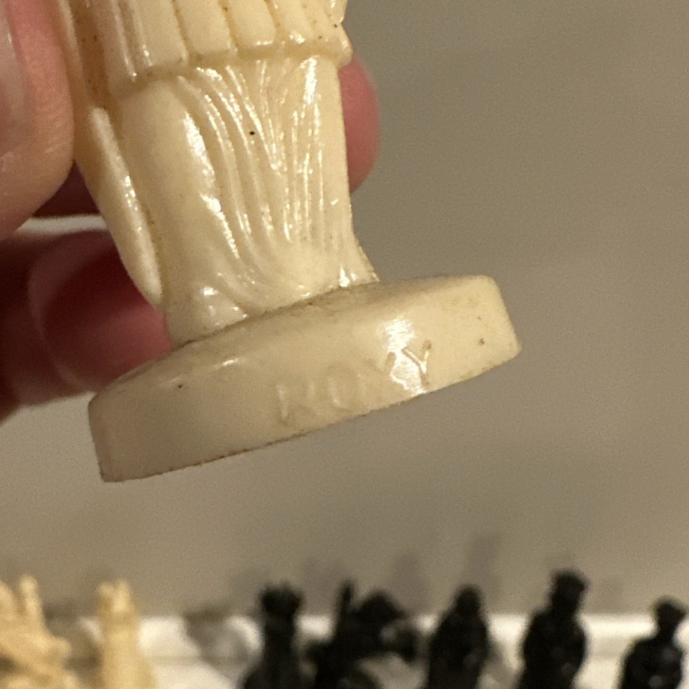 Vintage Roxy Chess Set