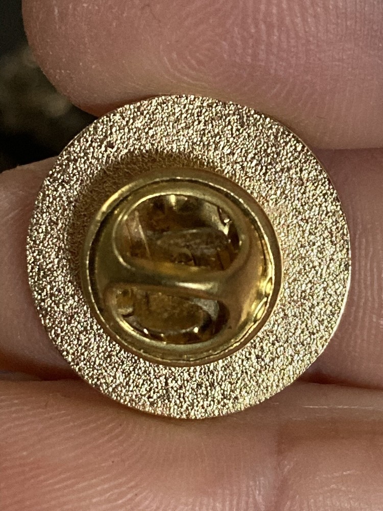 Bonus hero Lapel Pin EUC K535