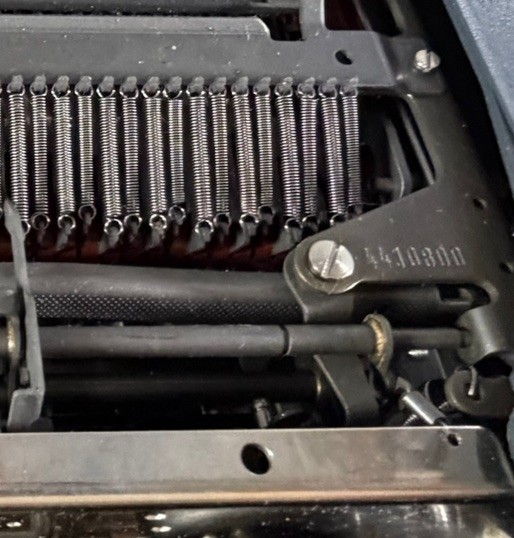 OLYMPIA De Luxe SM-9 Excellent Condition