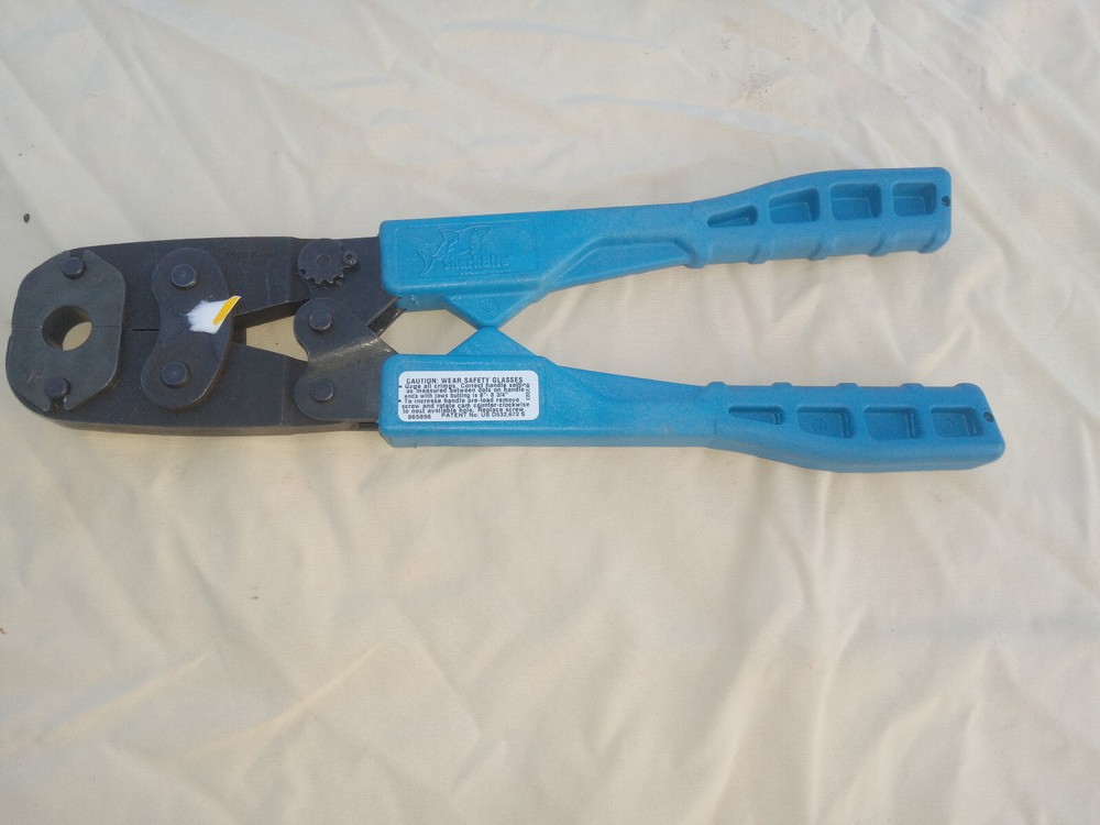 SharkBite 865896 1/2" PEX Crimp Tool Includes 1/2 Inch Dies Works Great **READ**