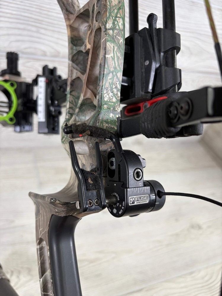 Bowtech Solution Realtree 50-60# Package Right Hand