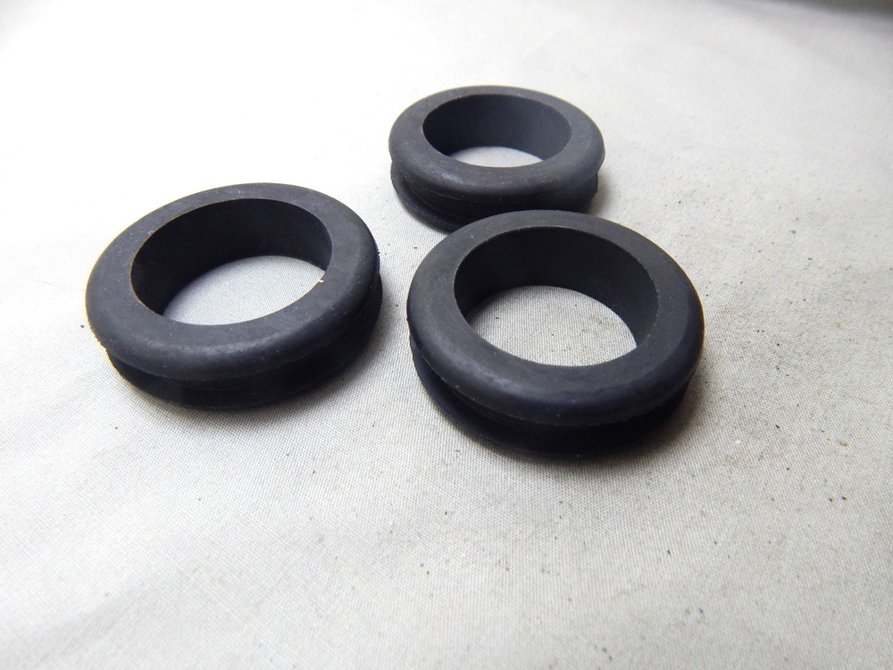 1 - 3/16" ID RUBBER GROMMETS