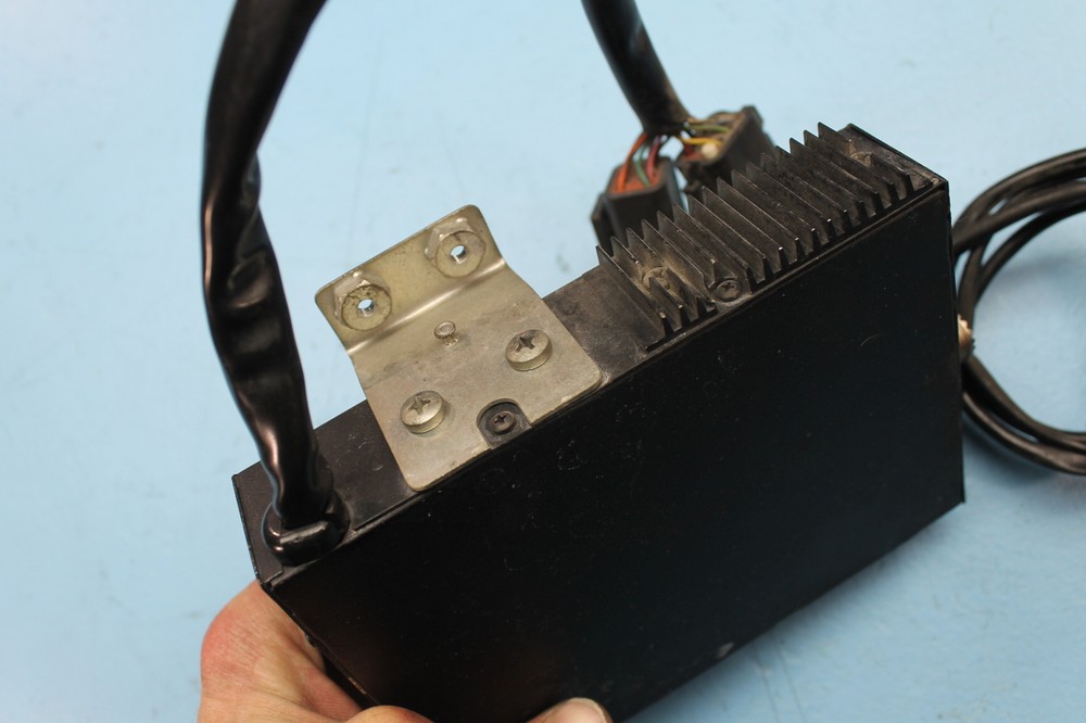 932 96 HARLEY-DAVIDSON ELECTRA GLIDE CB RADIO MODULE UNIT BOX