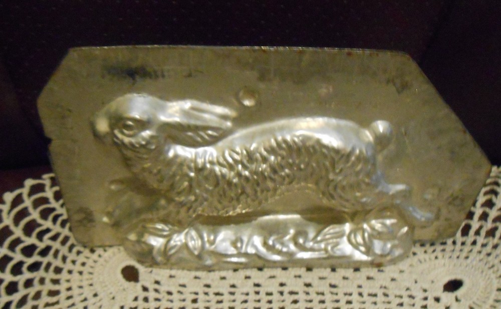 Vintage Metal 2 pc Eppelsheimer Bunny Rabbit Mold