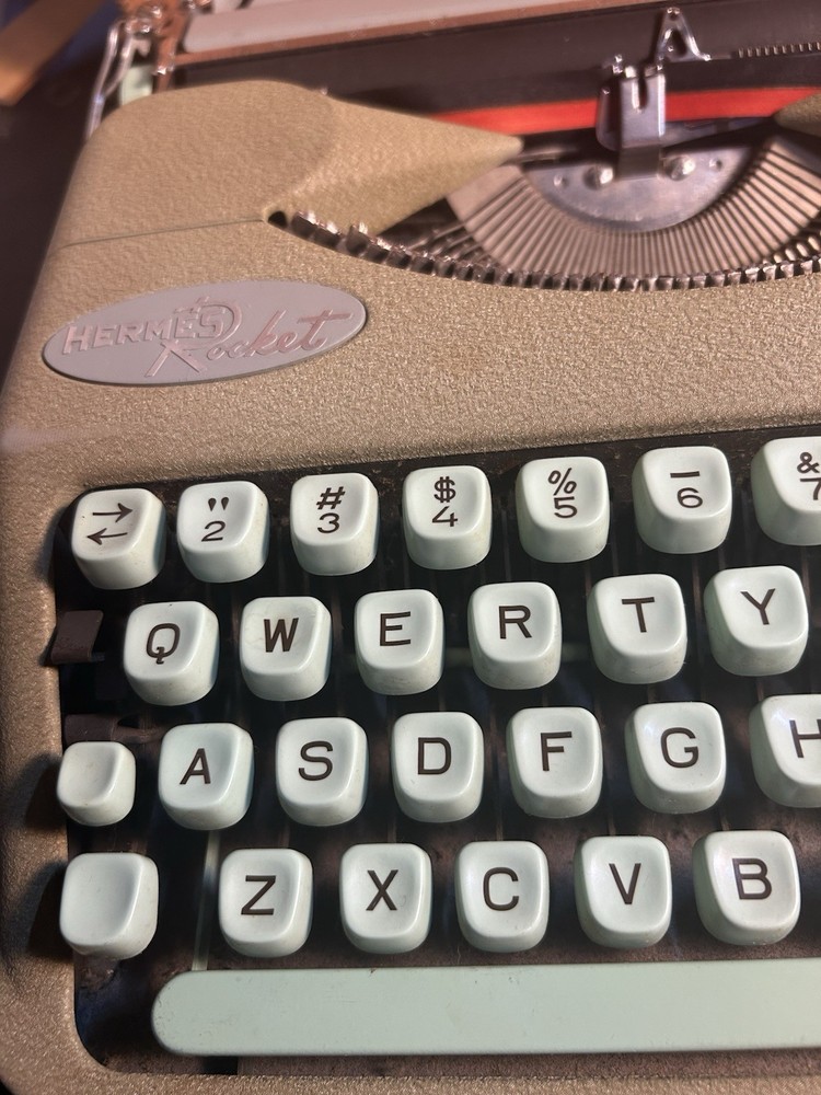 Hermes Rocket typewriter Portable Green