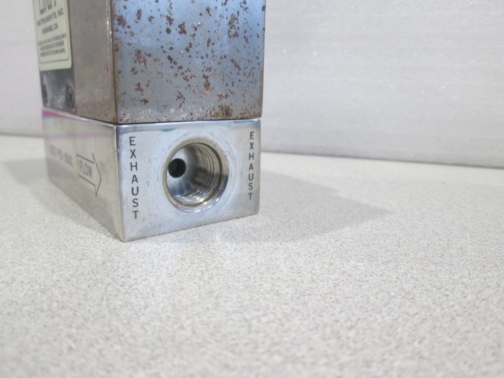 Unit UFC-1100 Mass Flow Controller, Gas o2, 1 SLM