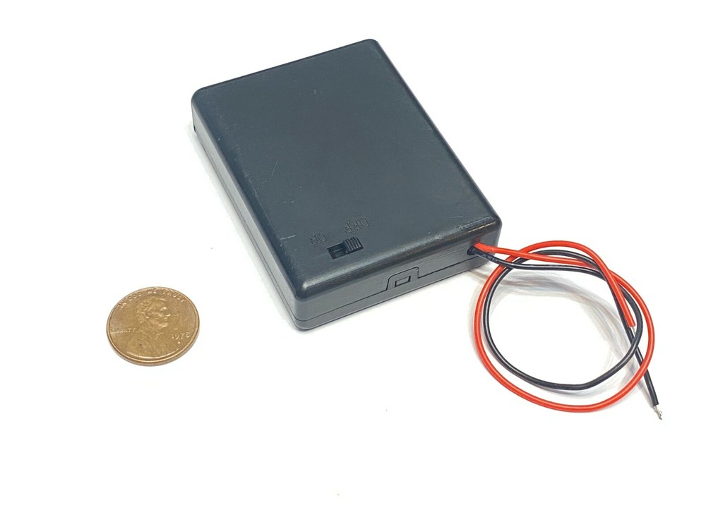 2 Pieces - 4 AAA Cell Enclosed Battery Holder Lid Cover ON/OFF Switch E1