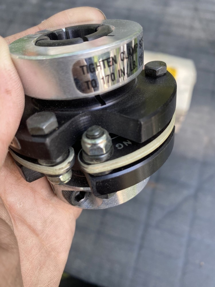 New Zero-Max 6A26-AC CD Clamp Coupling 0.625" Bore