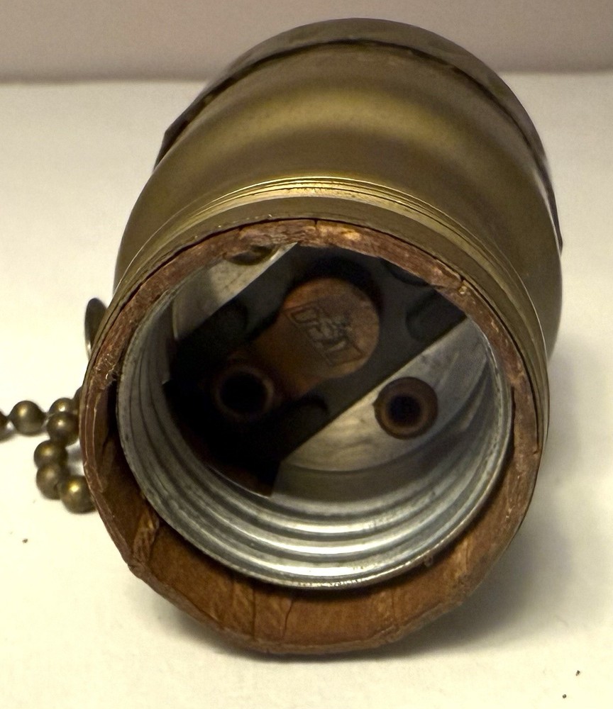 Vintage Deal Fat Boy Pull Chain Brass Socket