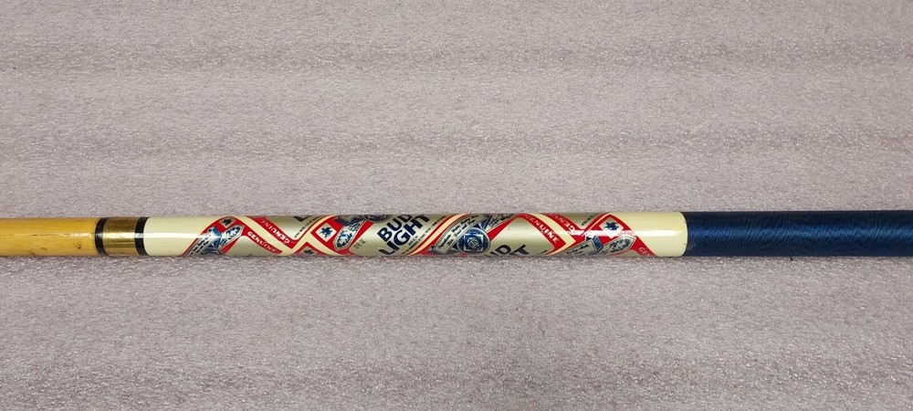 POOL CUE / STICK - BUD LIGHT DESIGN - 20 1/2 OZ WEIGHT
