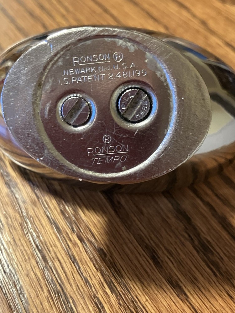 Vintage MCM Ronson Tempo table lighter.