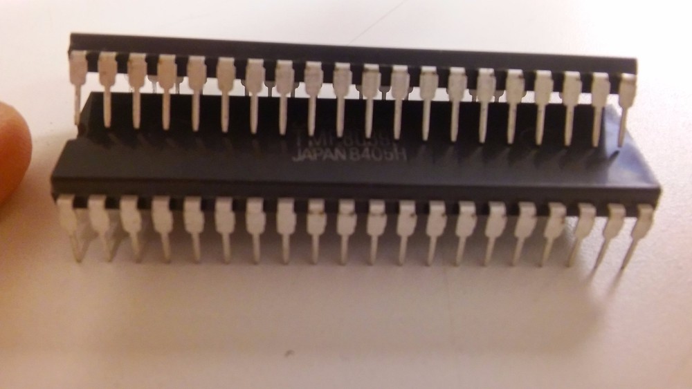 TOSHIBA Microcontroller - TMP8039P