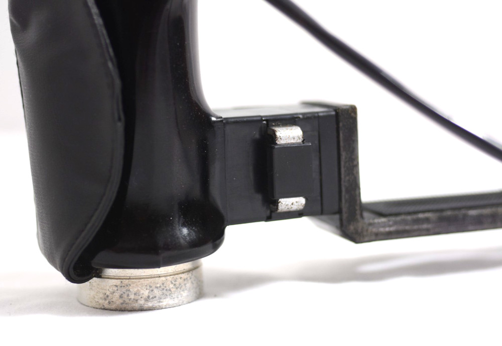 HEAVY DUTY VIVITAR QUICK RELEASE CAMERA FLASH BRACKET WITH CABLE SHUTTER RELEASE