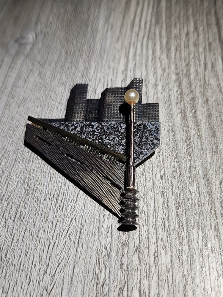 Unbranded City Walk Brooch