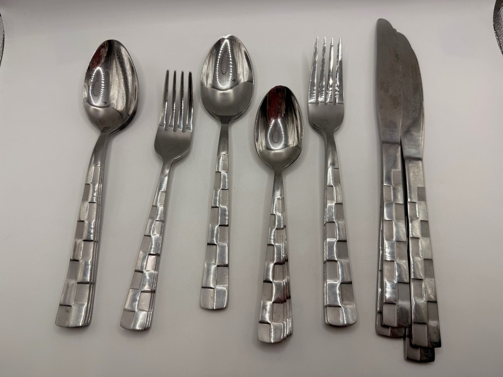 17-Piece Stainless Steel Flatware Set Checkerboard Handle Pattern