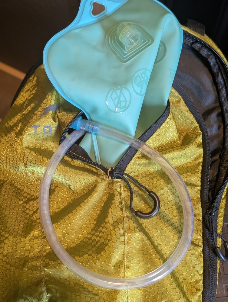 Topi Camelbak