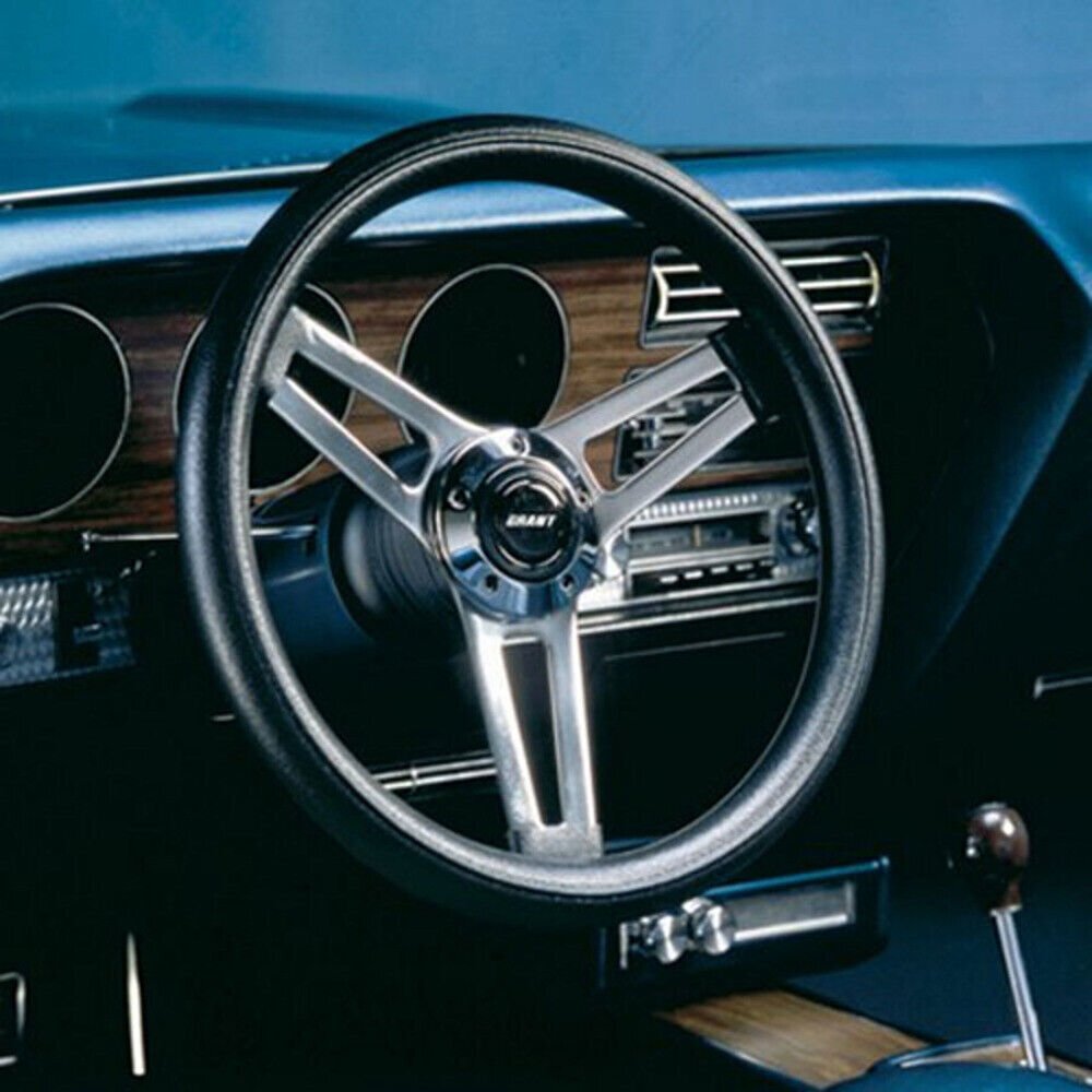 GRANT Classic Steering Wheel  (990)