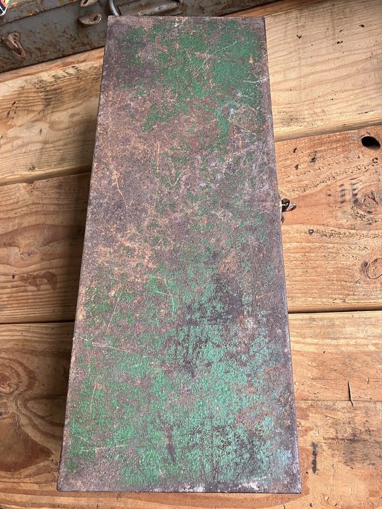 SK Tools Vintage Portable Green Toolbox 16”