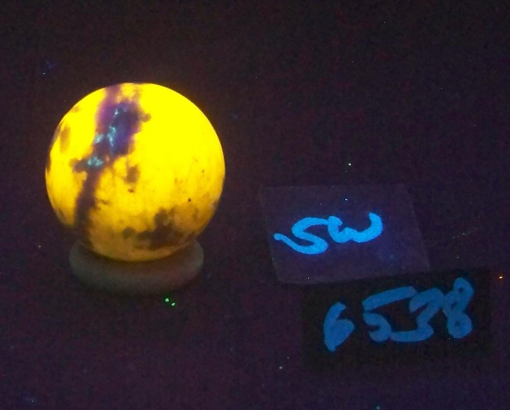 Fluorescent Wernerite 32mm Sphere for UV Collection 6538