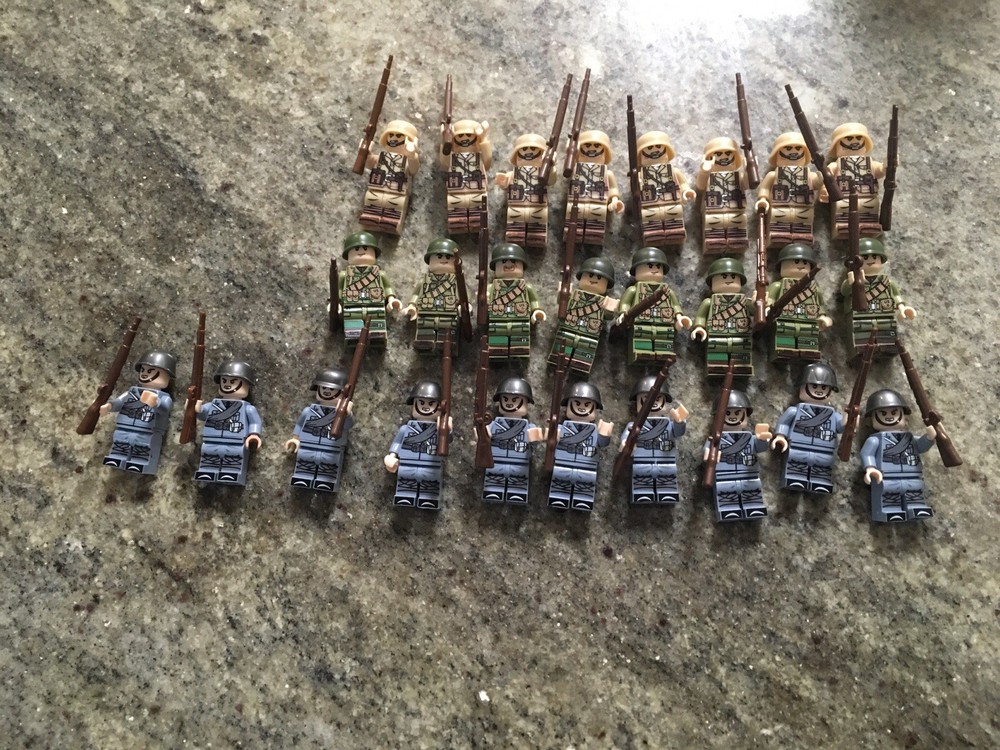 26 Military Figures