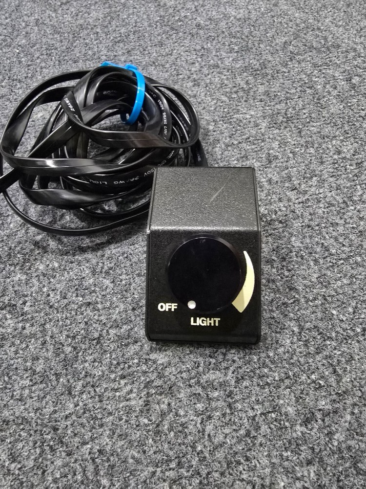 MITUTOYO 50AAB304 LampLink Illuminator Light Source (Powers On)