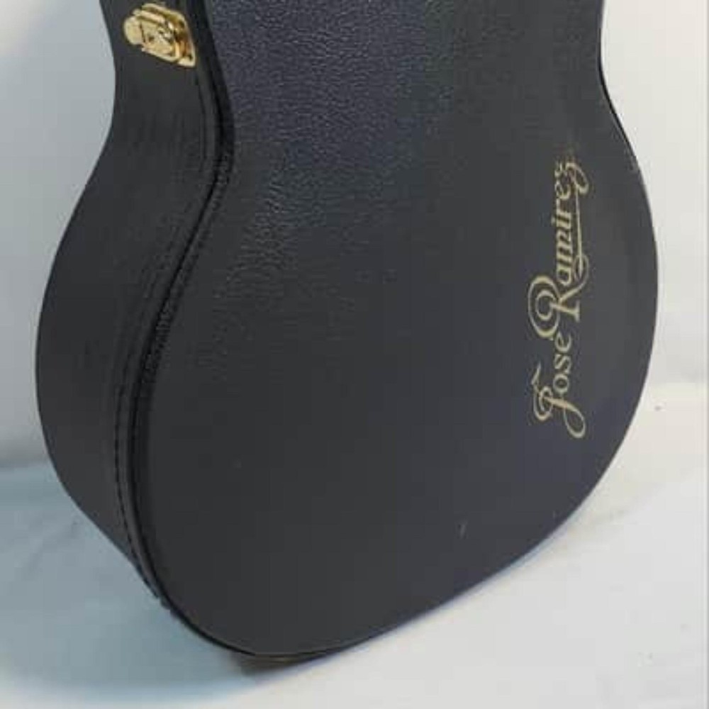Jose Ramirez Pre Owned 1995 Vintage R4 all Solid CLassical Guitar With Case