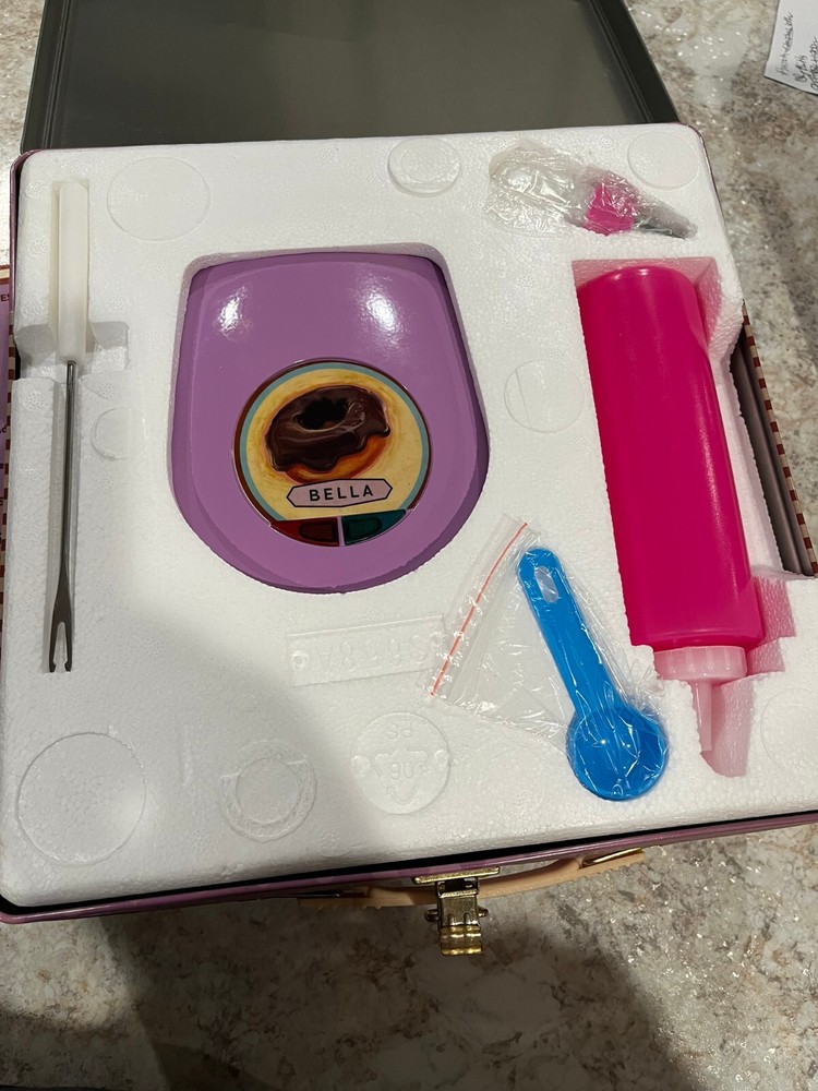 Bella Mini Donut Maker ONLY USED ONCE