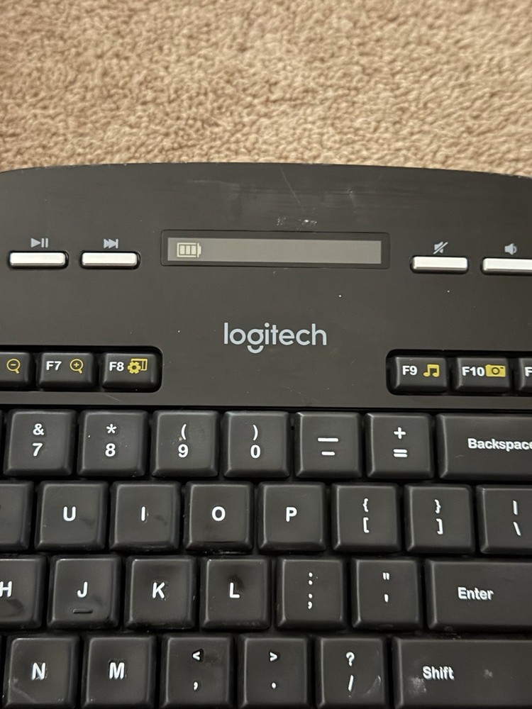 Logitech MK710 Wireless Keyboard With USB Dongle