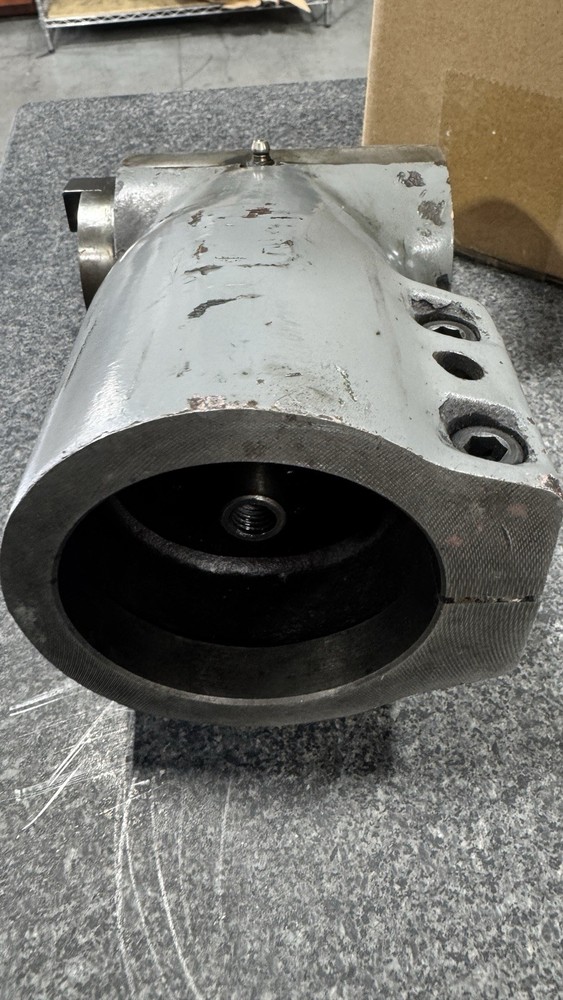 BRIDGEPORT R8 RIGHT ANGLE MILLING MACHINE ATTACHMENT