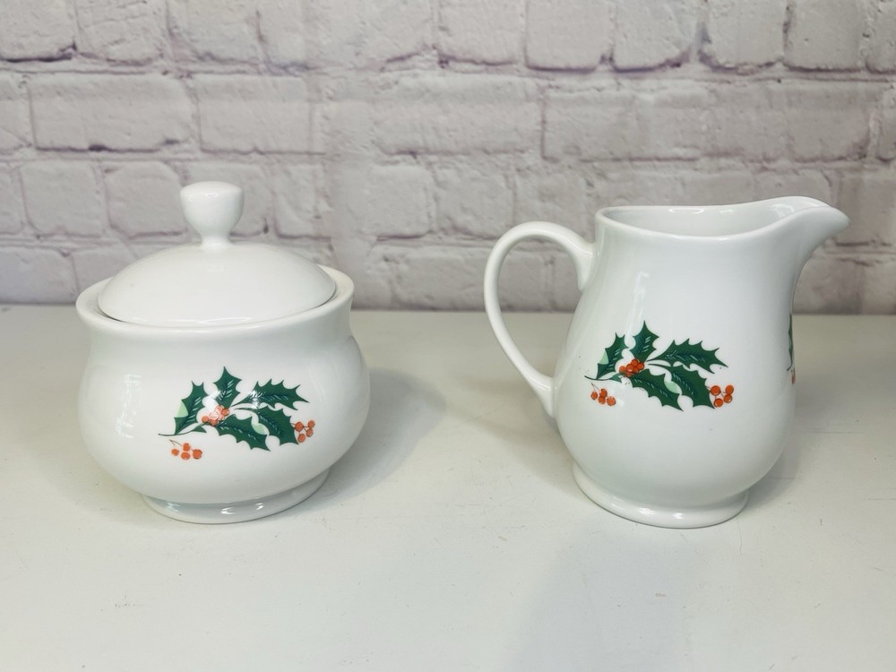 Holly And Berries Creamer And Sugar Set